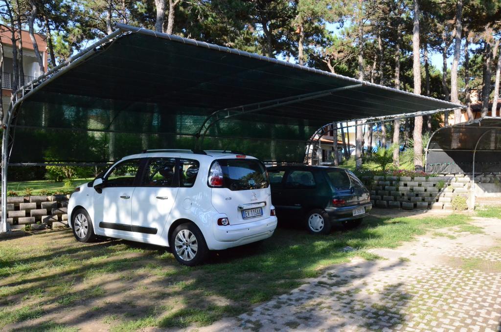 Hotel Aspe Bibione Bagian luar foto