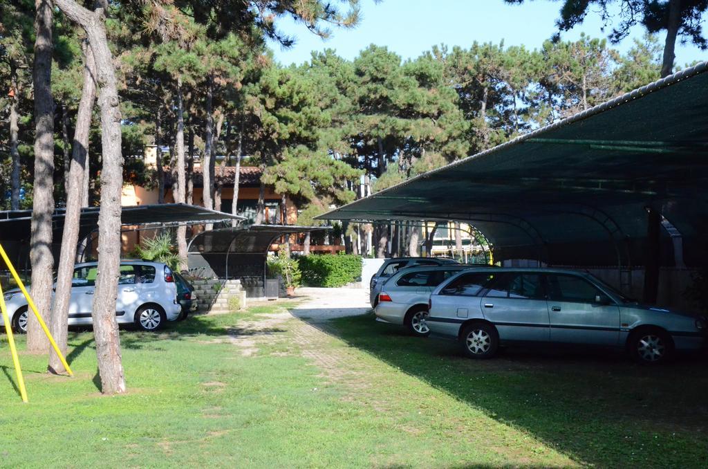 Hotel Aspe Bibione Bagian luar foto
