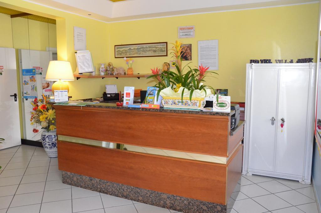 Hotel Aspe Bibione Bagian luar foto