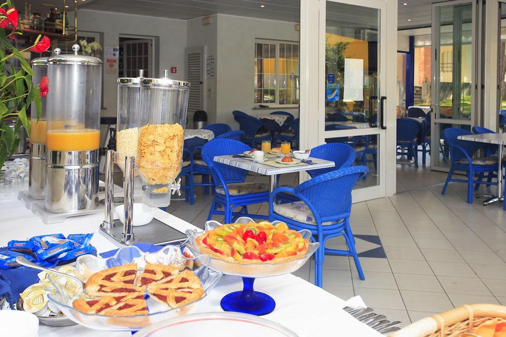 Hotel Aspe Bibione Bagian luar foto