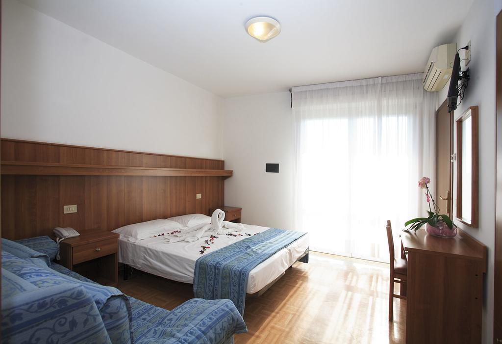 Hotel Aspe Bibione Bagian luar foto