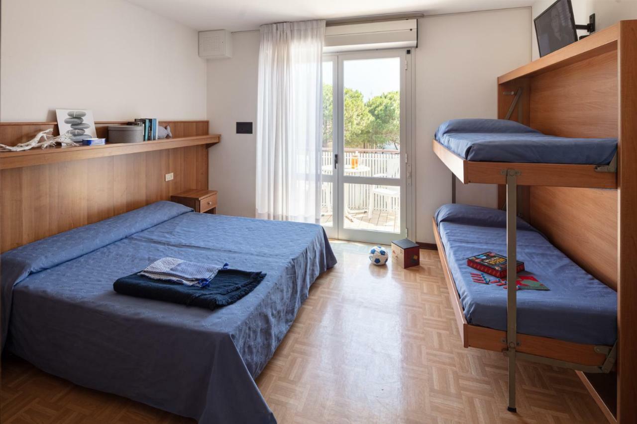 Hotel Aspe Bibione Bagian luar foto
