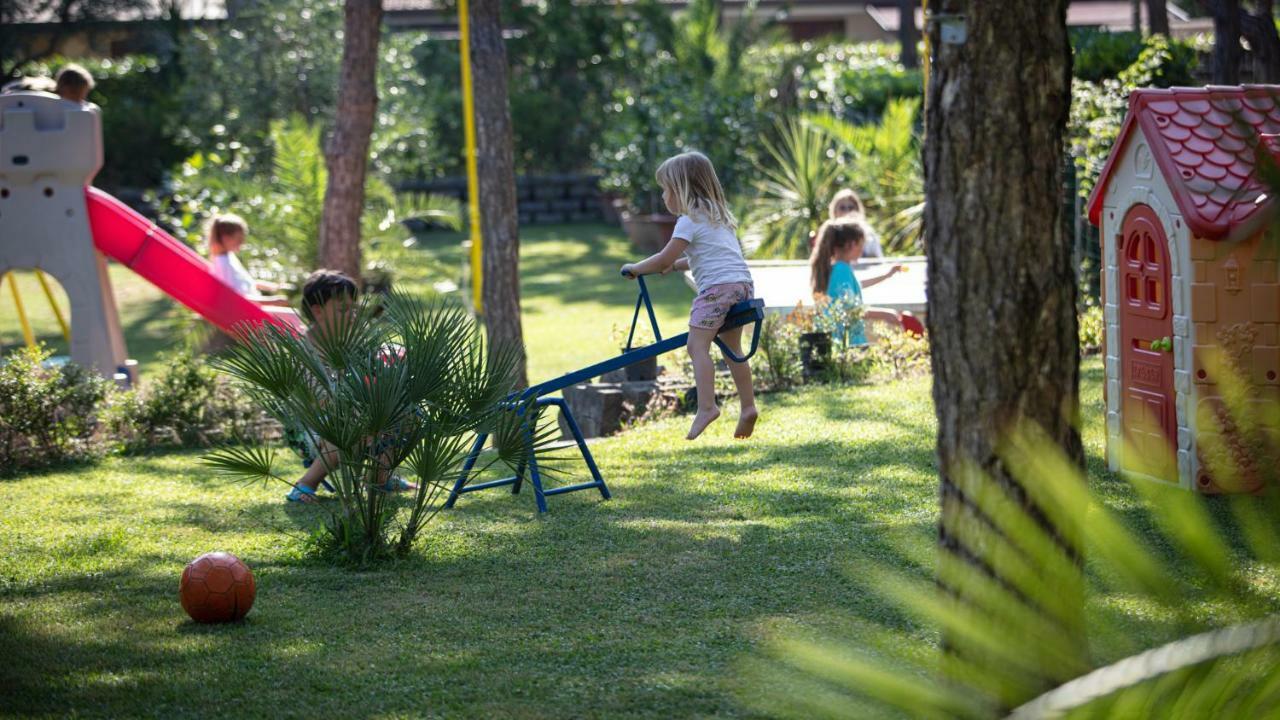 Hotel Aspe Bibione Bagian luar foto