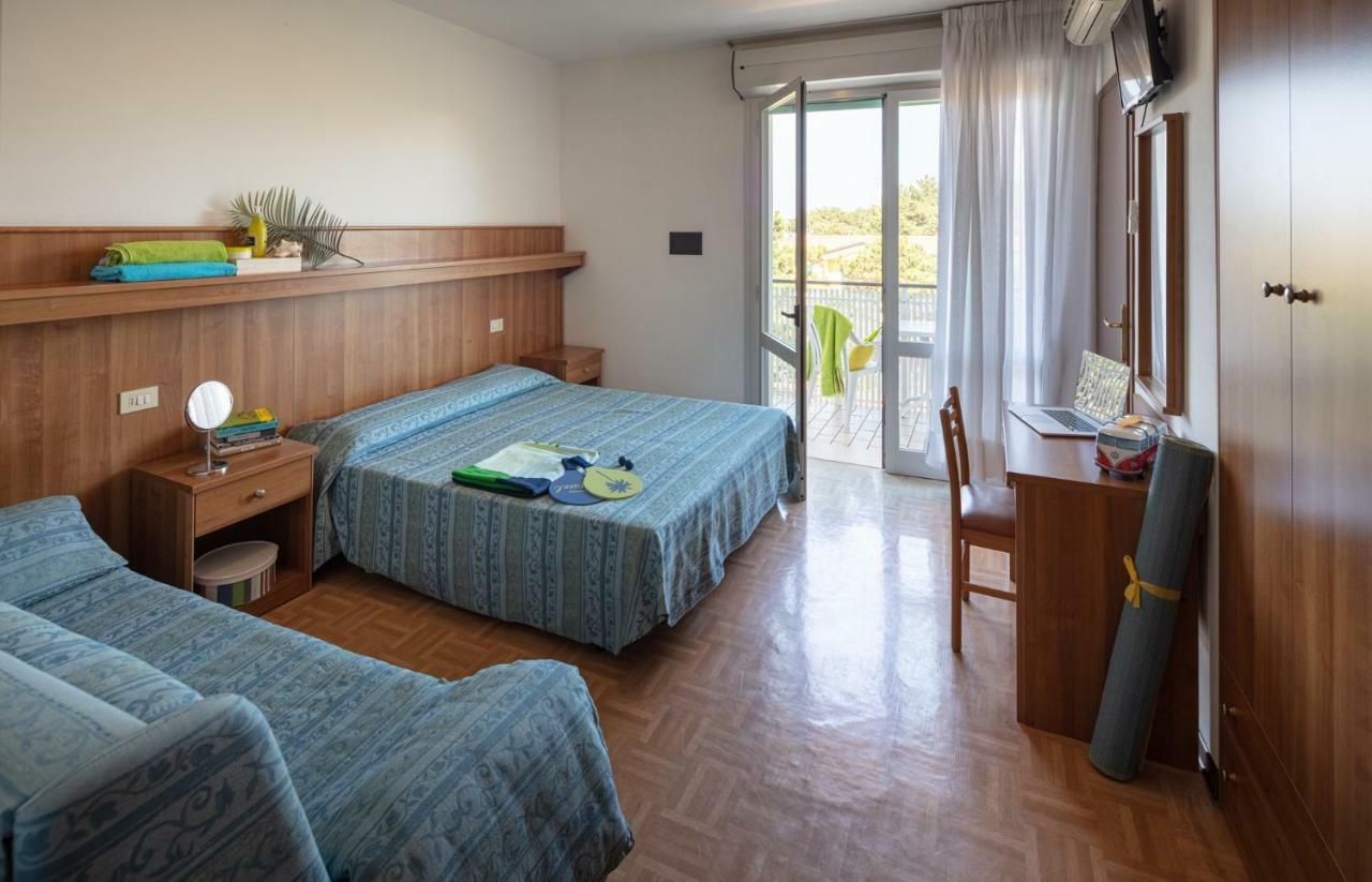 Hotel Aspe Bibione Bagian luar foto